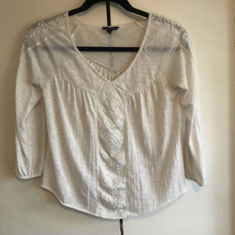 American eagle Cream/ white top